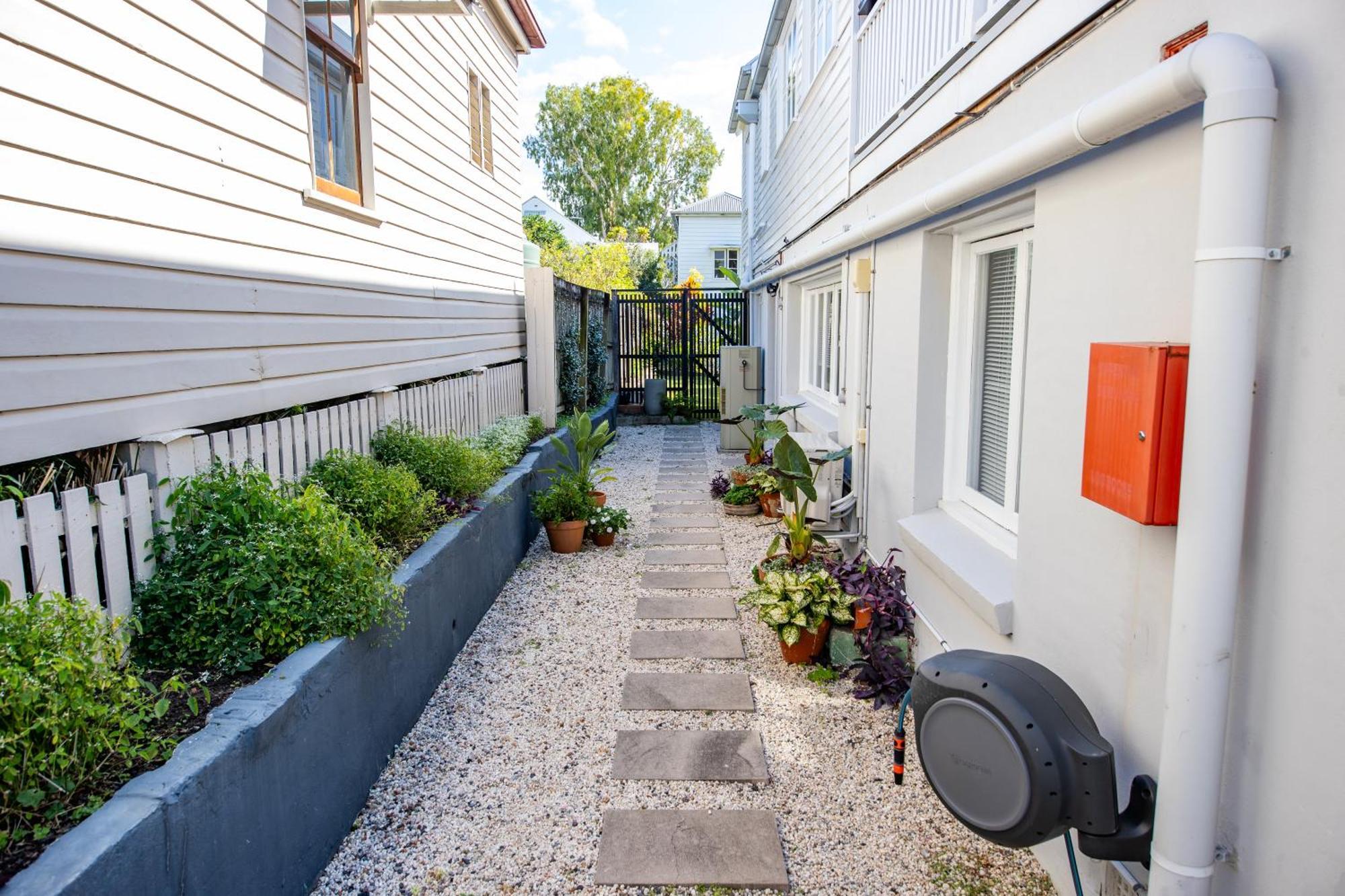 Heal House Bed & Breakfast Brisbane Exterior photo
