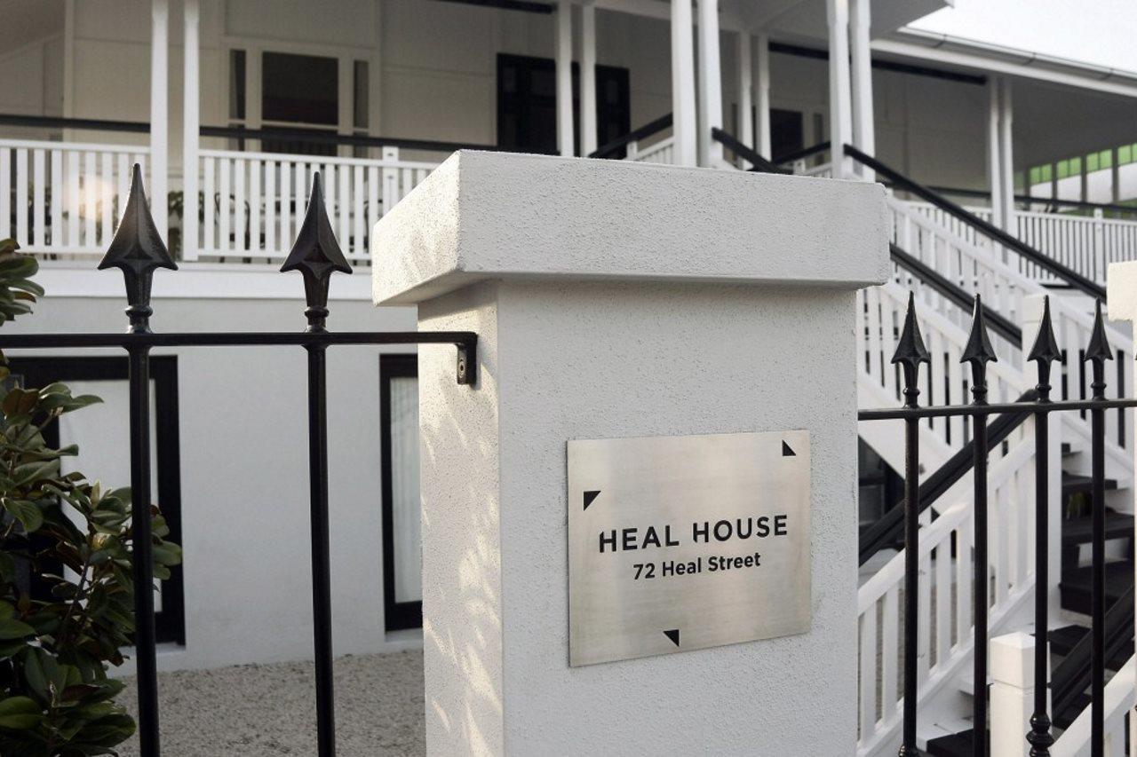 Heal House Bed & Breakfast Brisbane Exterior photo