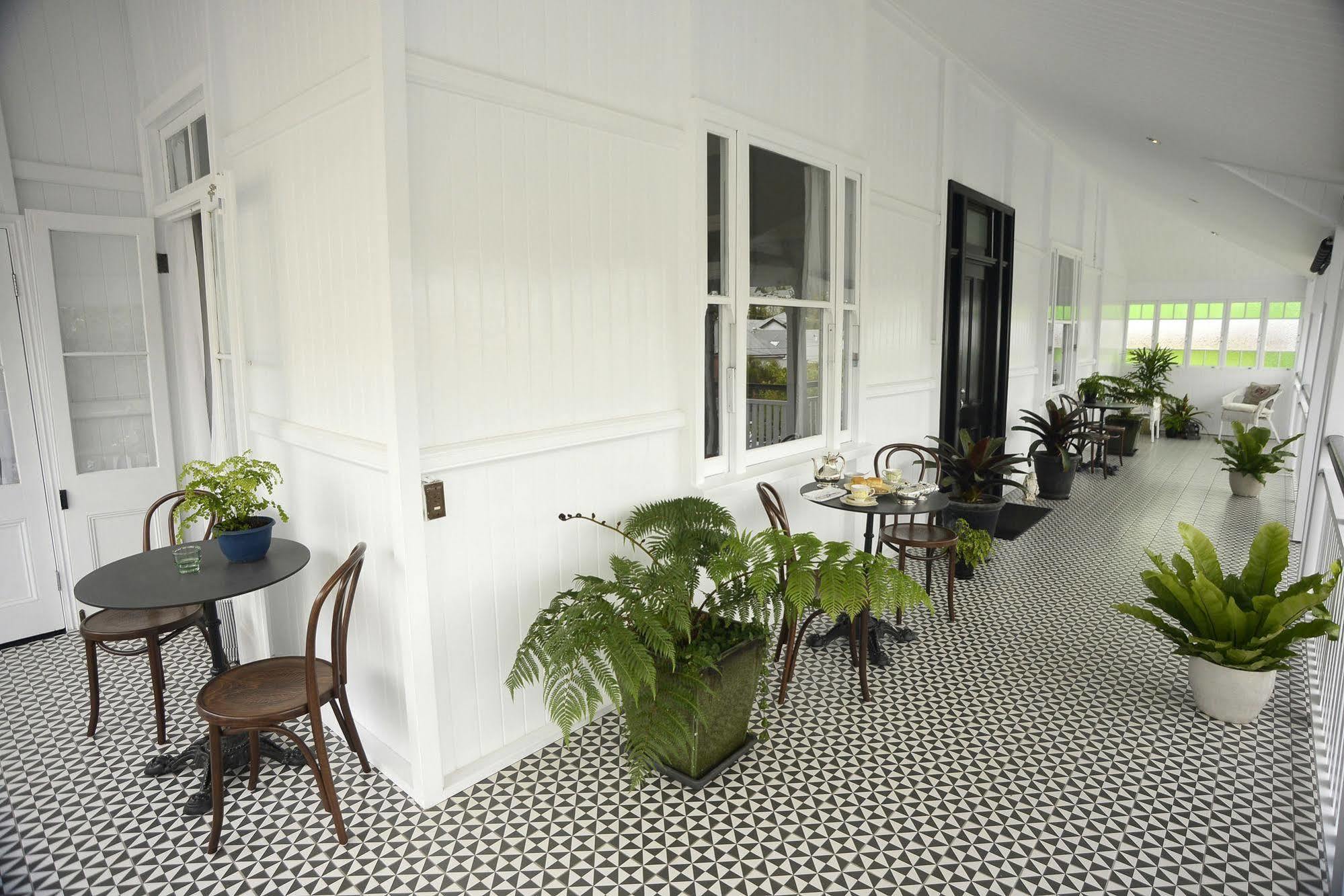 Heal House Bed & Breakfast Brisbane Exterior photo