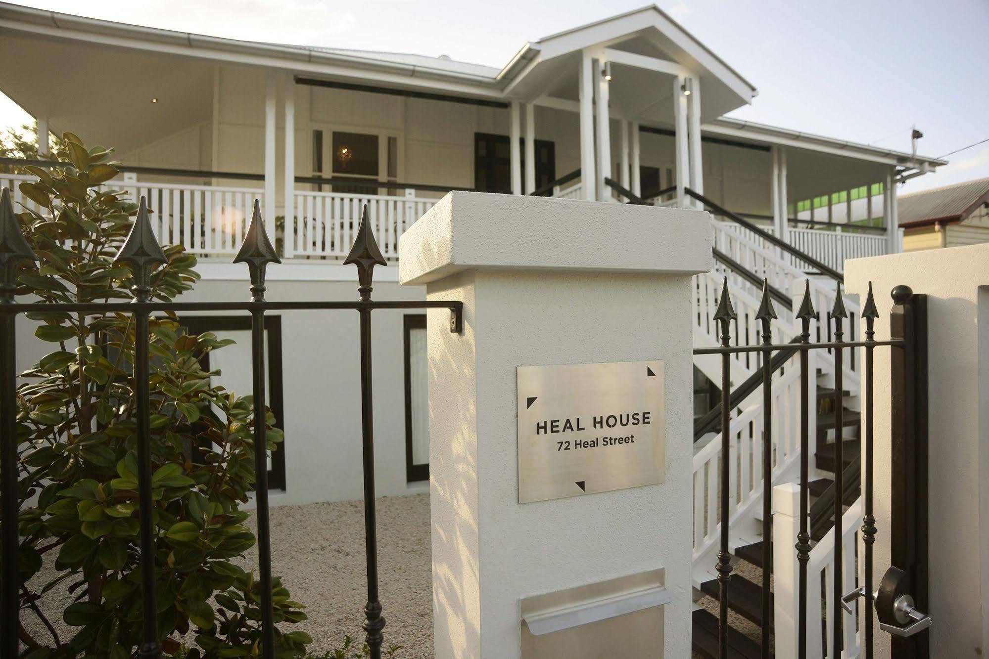 Heal House Bed & Breakfast Brisbane Exterior photo