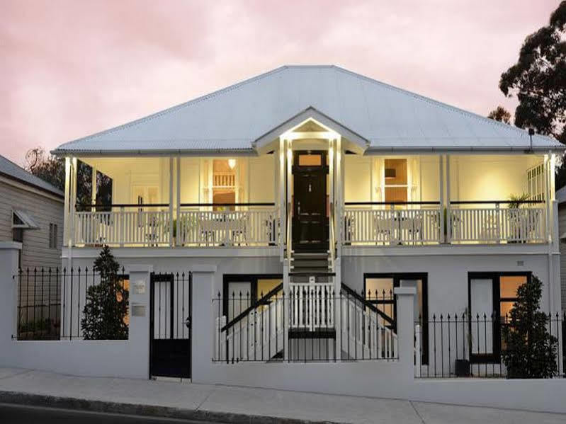 Heal House Bed & Breakfast Brisbane Exterior photo